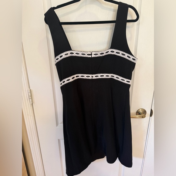 Avec Les Filles Black Dress with Cream Lace Detail - Picture 2 of 6